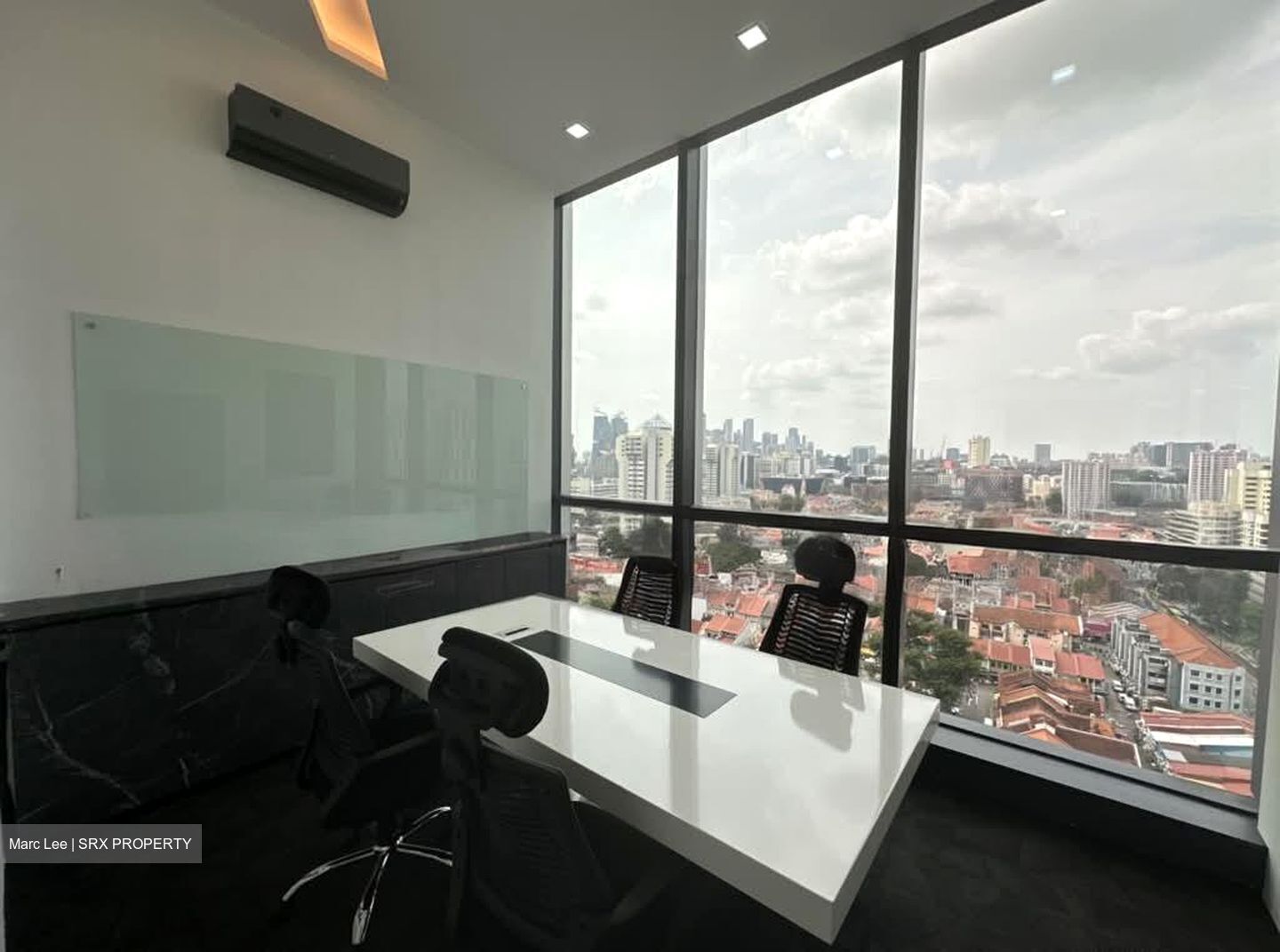 Centrium Square (D8), Office #591525031